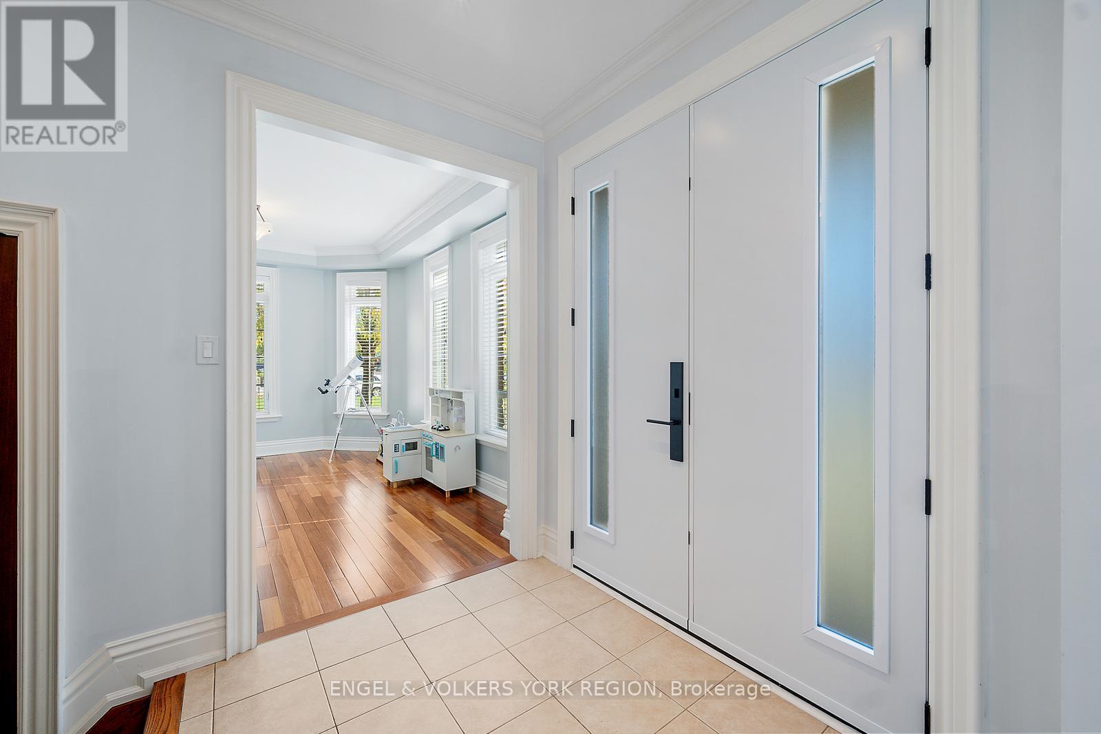 2 Fiorentina Avenue, Vaughan, Ontario  L4H 0P2 - Photo 7 - N12486230