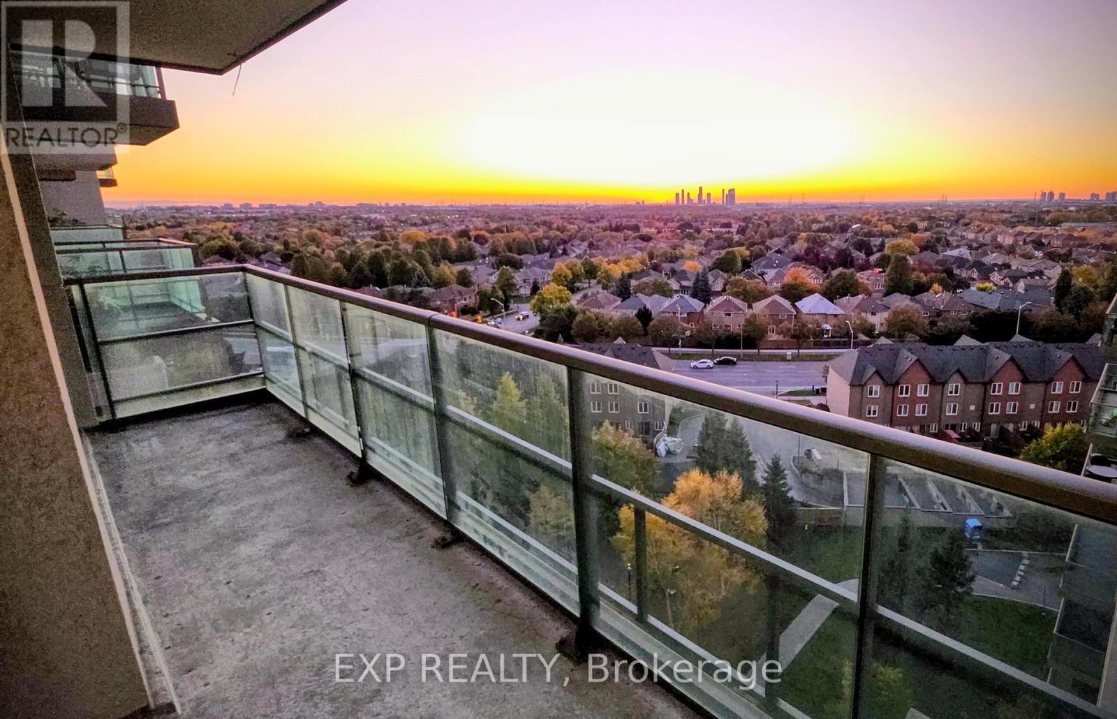 1110 - 88 Promenade Circle, Vaughan, Ontario  L4J 9A4 - Photo 2 - N12486238