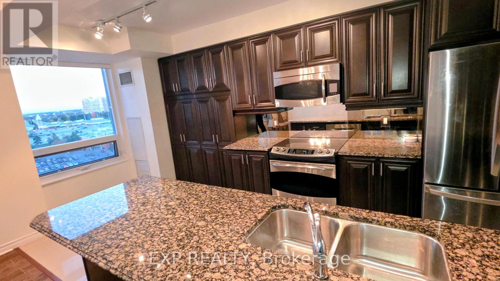 1110 - 88 Promenade Circle, Vaughan, Ontario  L4J 9A4 - Photo 5 - N12486238