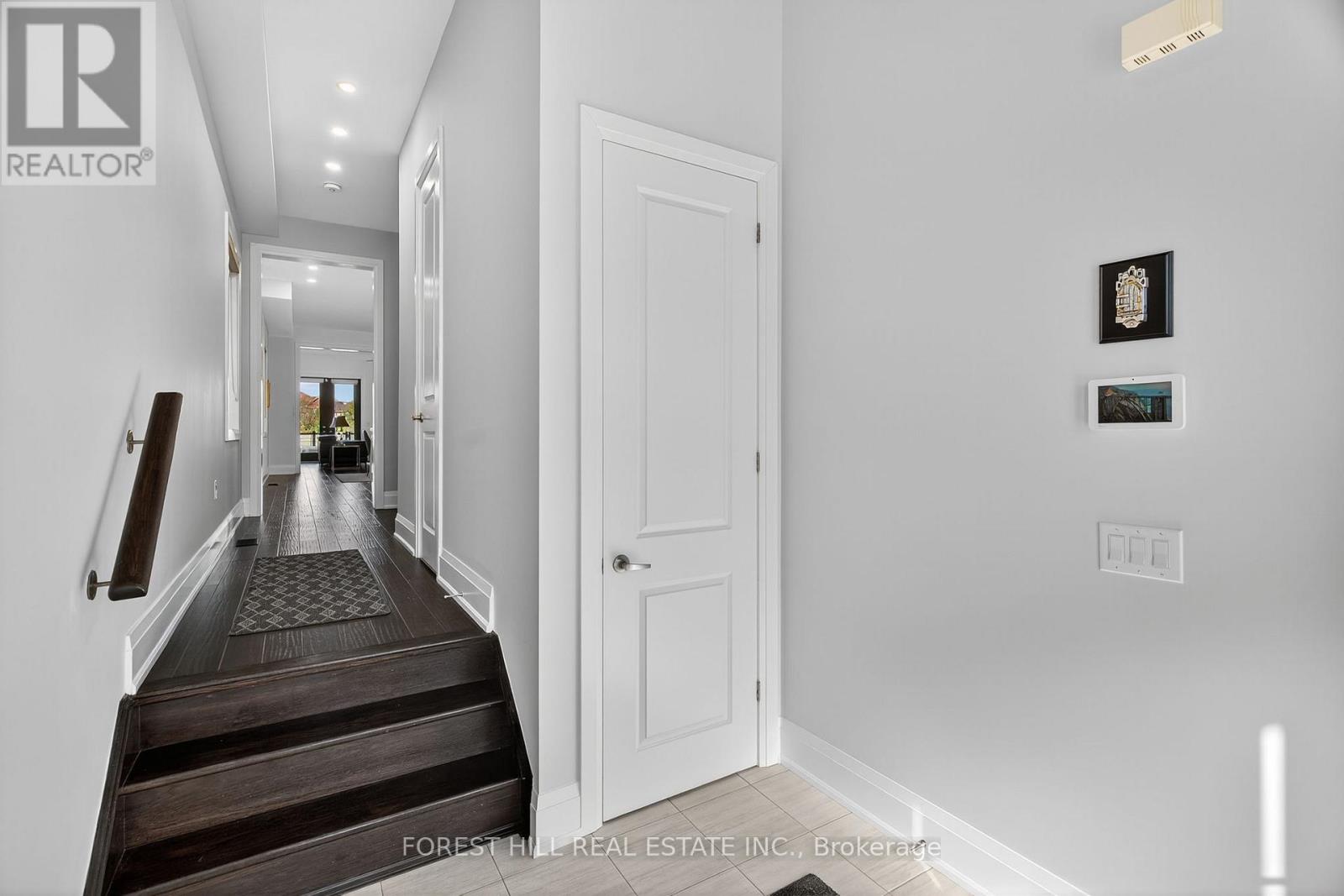 107 Hesperus Road, Vaughan, Ontario  L4J 0G9 - Photo 3 - N12486257