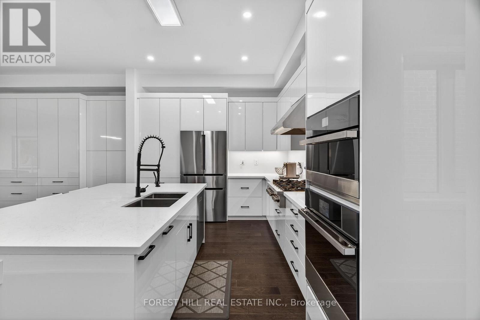 107 Hesperus Road, Vaughan, Ontario  L4J 0G9 - Photo 6 - N12486257