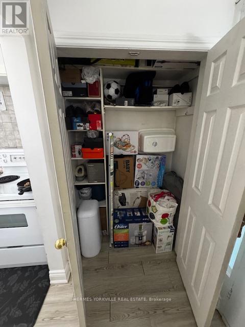 20 Elway Court, Toronto, Ontario  M6B 2N8 - Photo 10 - W12417591