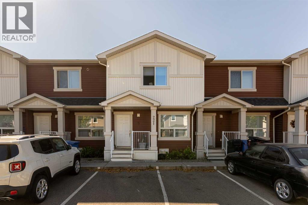 5, 221 Silkstone Road W, Lethbridge, Alberta