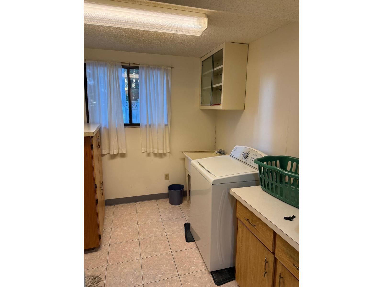 6738 128b Street, Surrey, British Columbia  V3W 7C4 - Photo 8 - R3049964