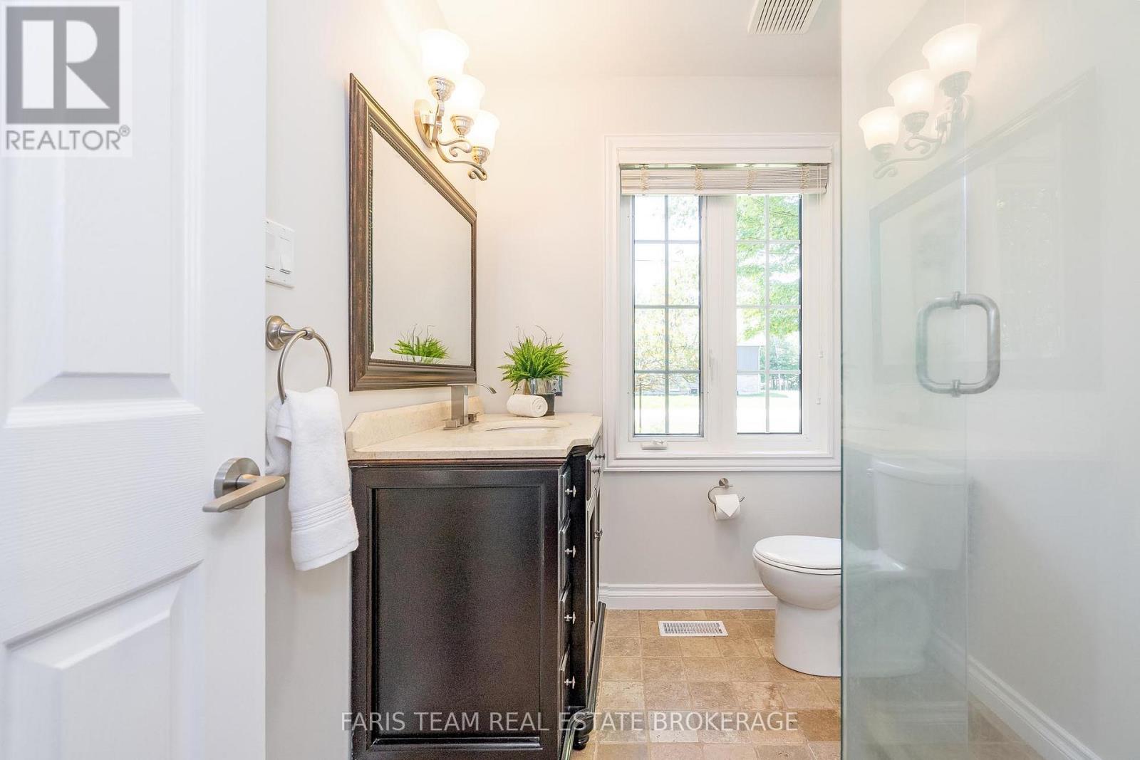 21 Maryjane Road, Tiny (Wyevale), Ontario  L0L 2T0 - Photo 12 - S12486283