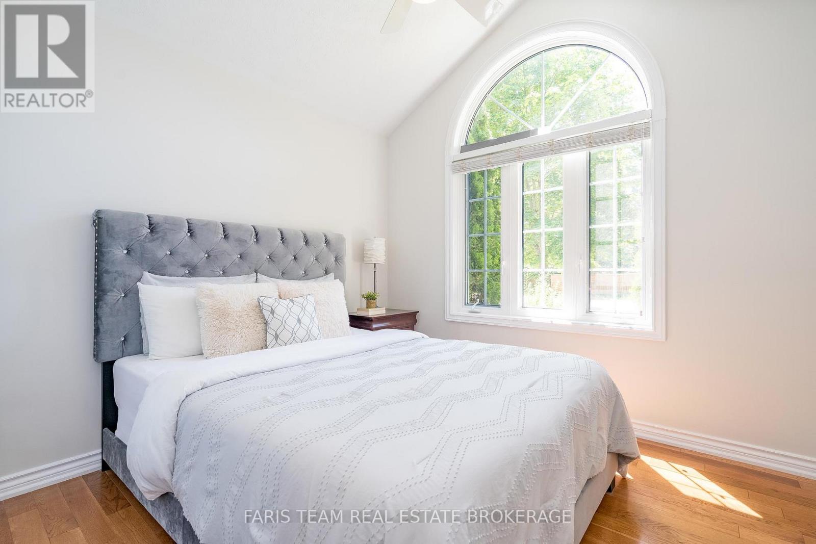 21 Maryjane Road, Tiny (Wyevale), Ontario  L0L 2T0 - Photo 14 - S12486283