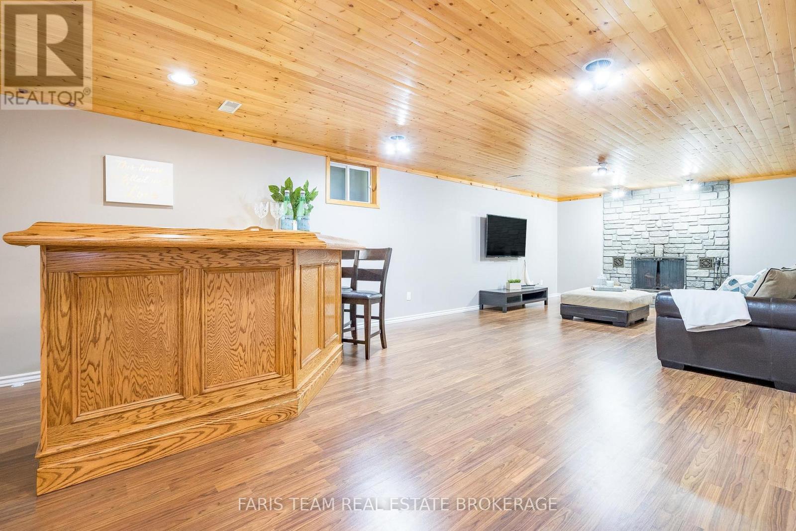 21 Maryjane Road, Tiny (Wyevale), Ontario  L0L 2T0 - Photo 18 - S12486283