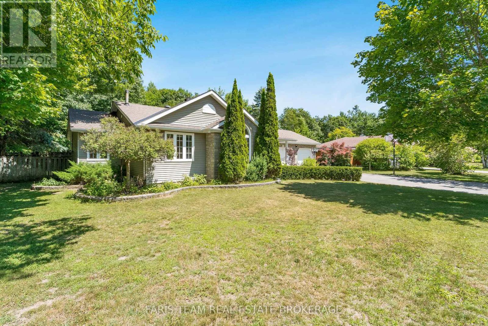 21 Maryjane Road, Tiny (Wyevale), Ontario  L0L 2T0 - Photo 3 - S12486283