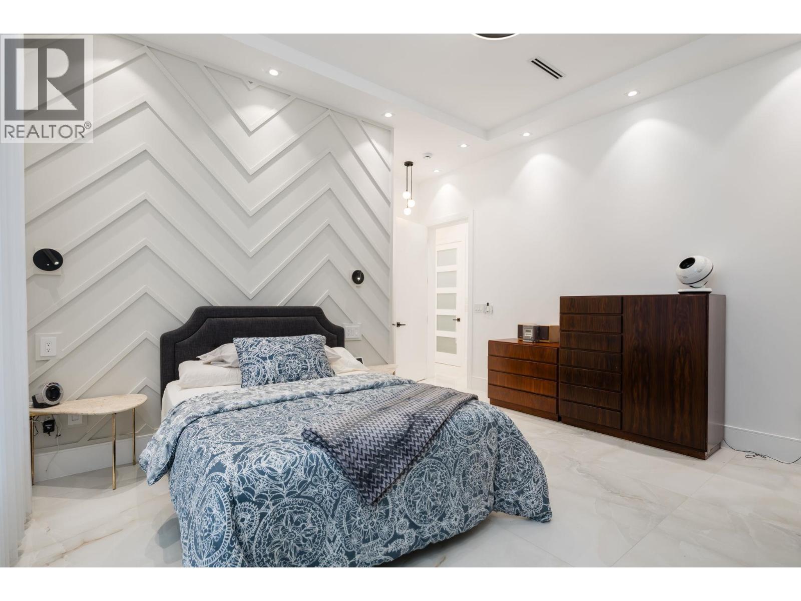 5385 Shelby Court, Burnaby, British Columbia  V5G 1V3 - Photo 14 - R3062404