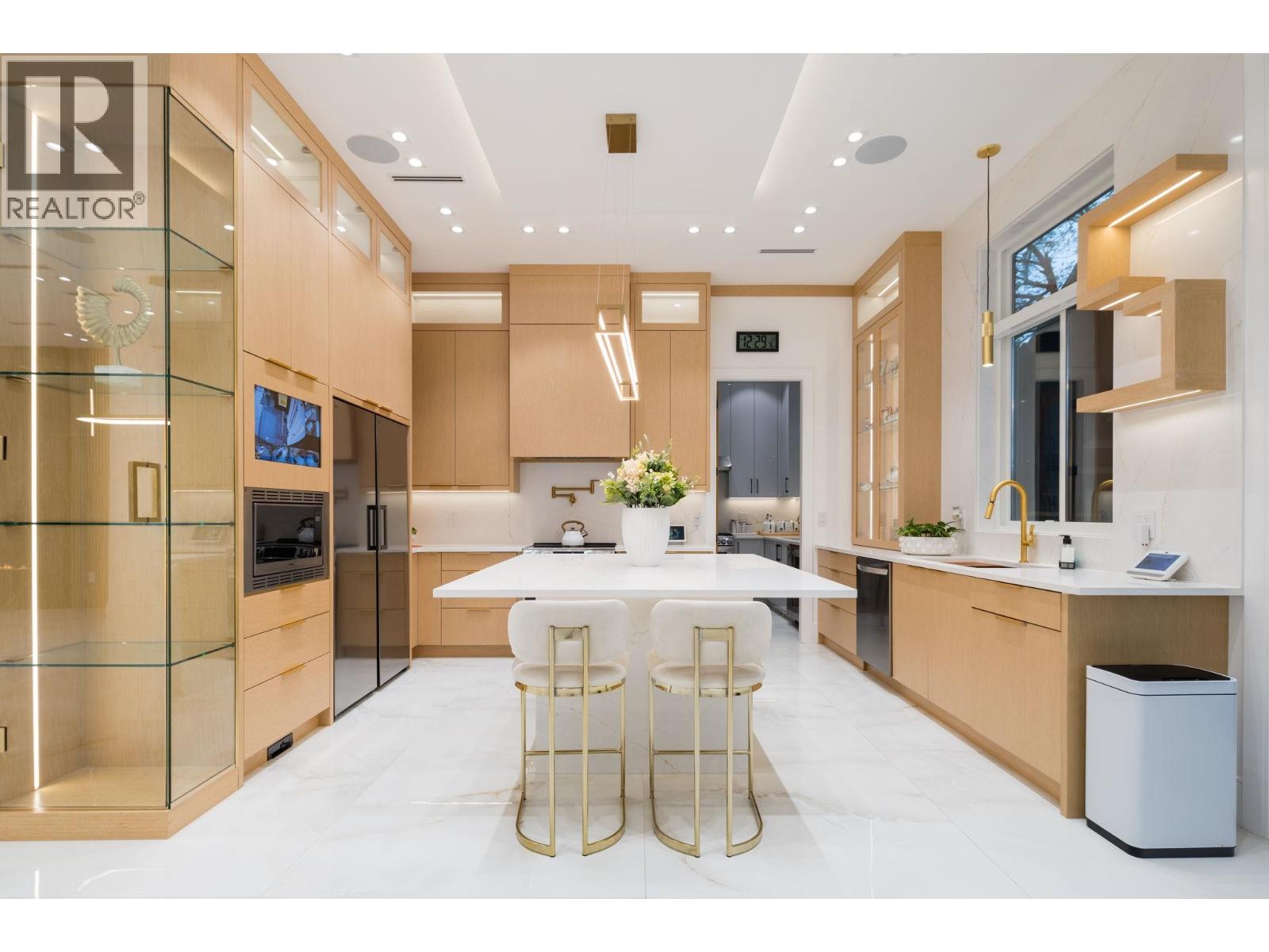 5385 Shelby Court, Burnaby, British Columbia  V5G 1V3 - Photo 10 - R3062404