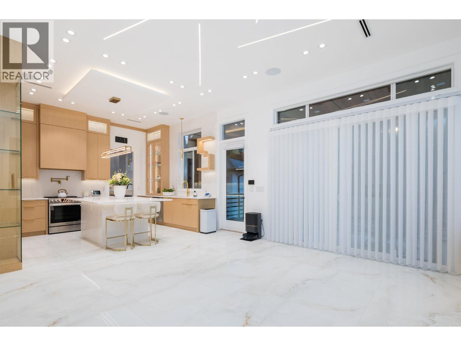 5385 Shelby Court, Burnaby, British Columbia  V5G 1V3 - Photo 9 - R3062404