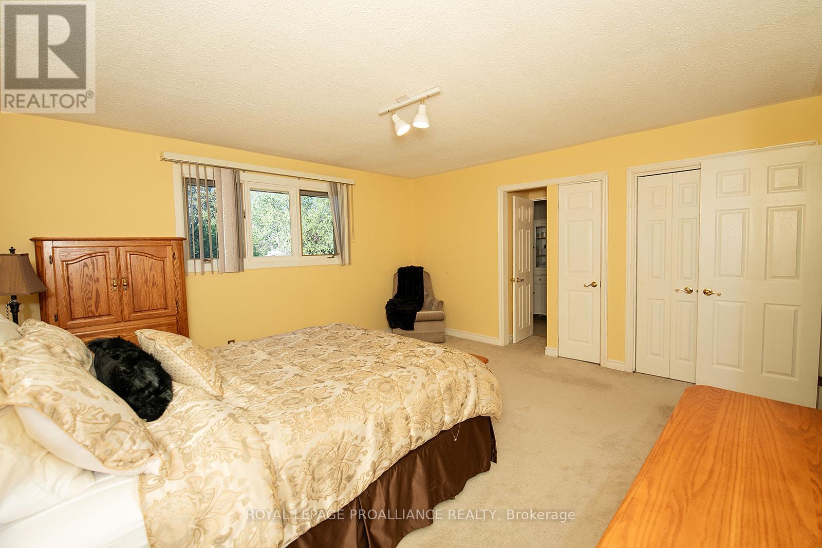 41 Hope Crescent, Belleville, Ontario  K8P 4S3 - Photo 15 - X12486340