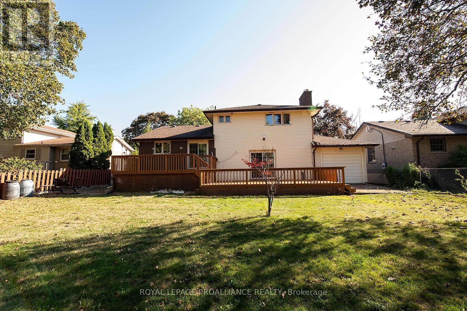 41 Hope Crescent, Belleville, Ontario  K8P 4S3 - Photo 20 - X12486340