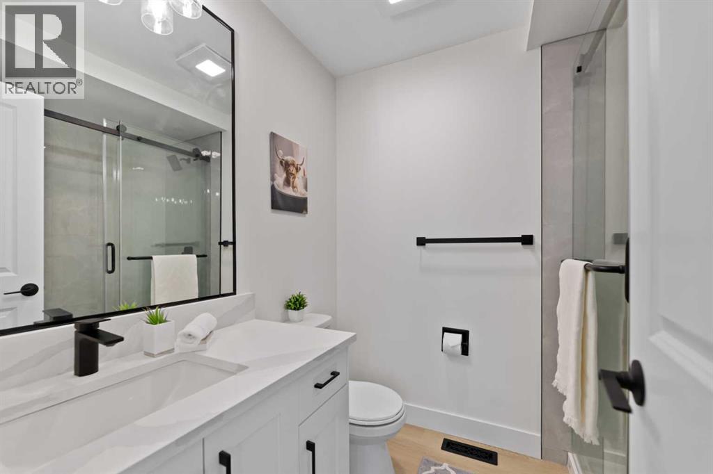 26 Glamis Gardens Sw, Calgary, Alberta  T3E 6S4 - Photo 25 - A2266311