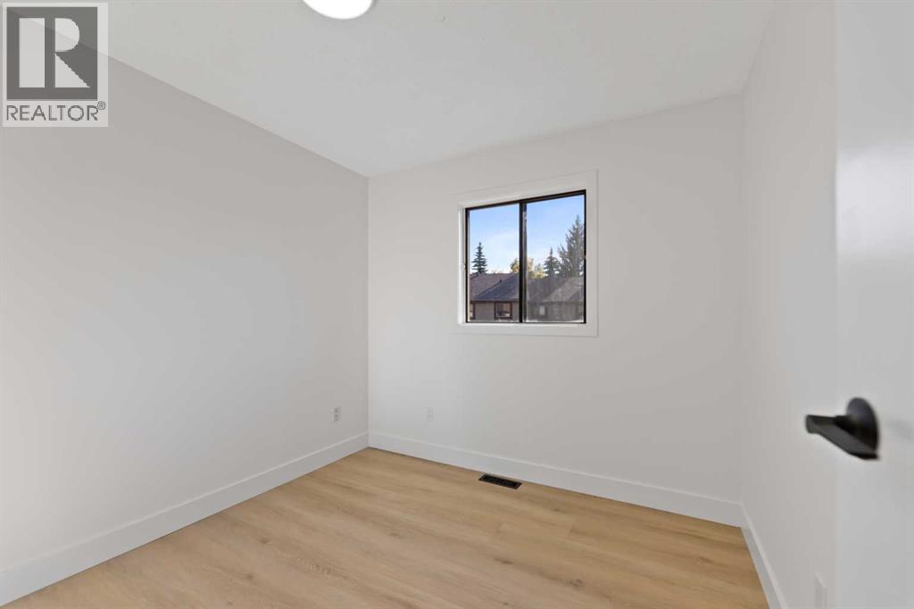 26 Glamis Gardens Sw, Calgary, Alberta  T3E 6S4 - Photo 29 - A2266311