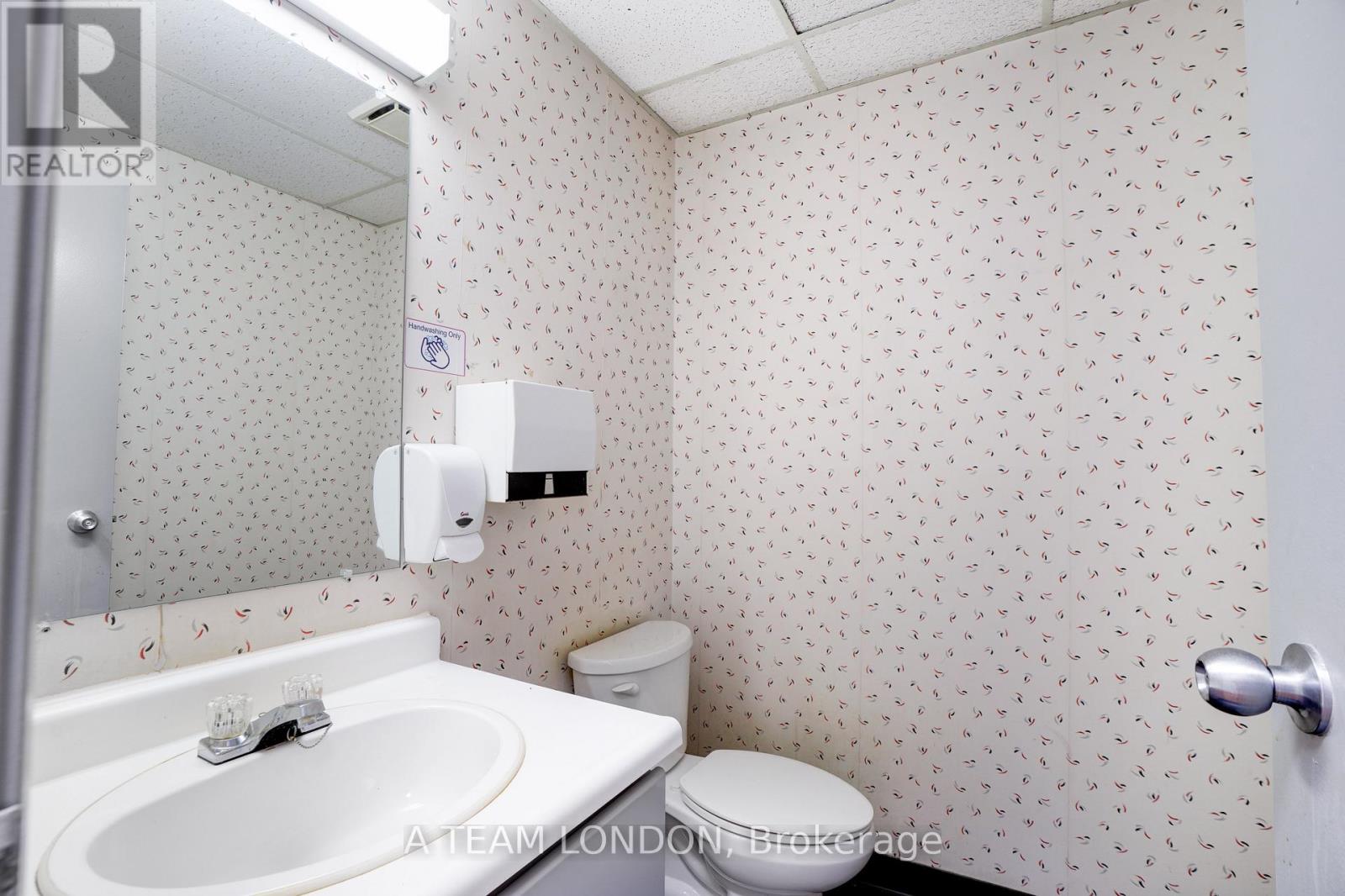 B - 394 Clarence Street, London East (East K), Ontario  N6A 3M6 - Photo 24 - X12486319