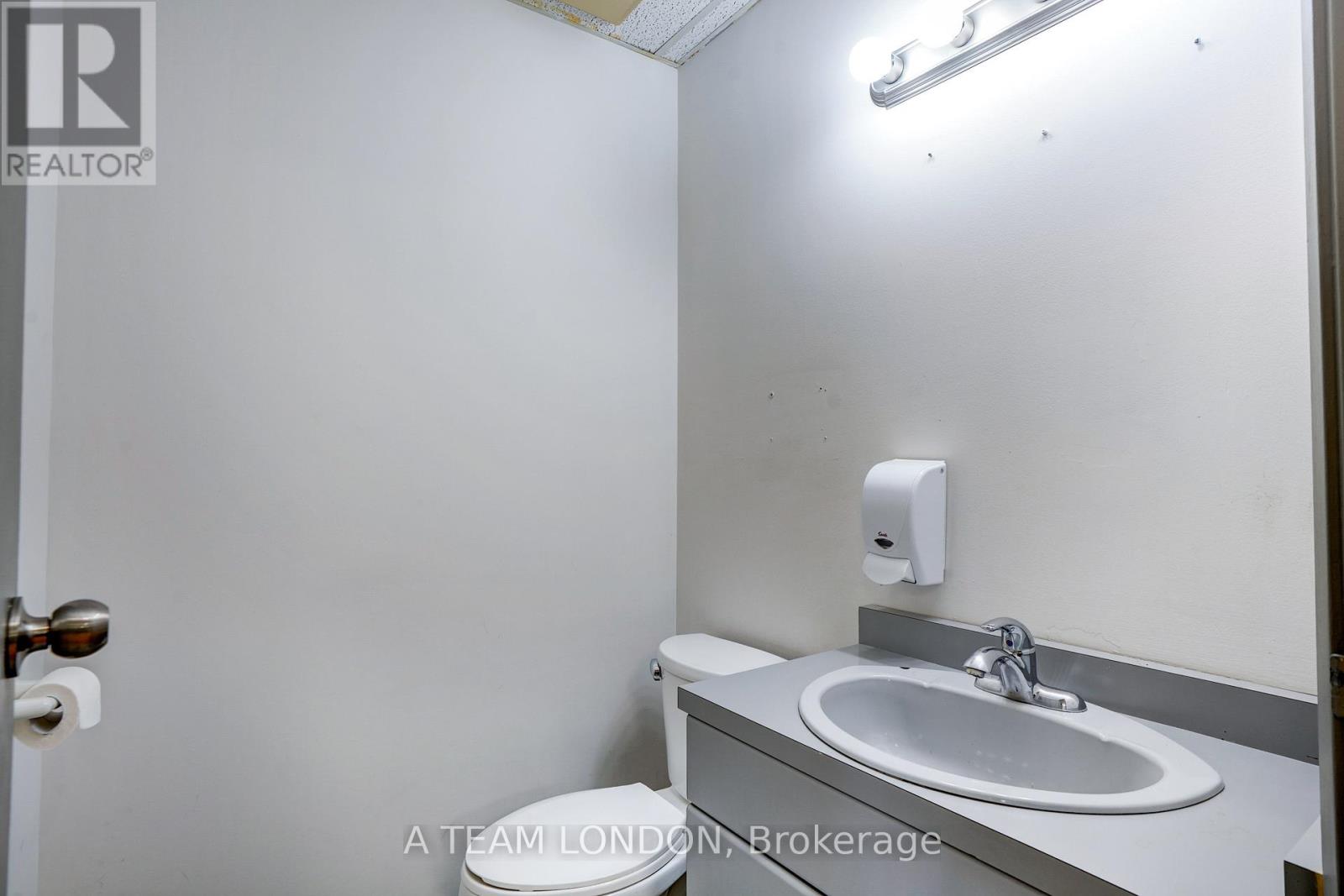 B - 394 Clarence Street, London East (East K), Ontario  N6A 3M6 - Photo 40 - X12486319