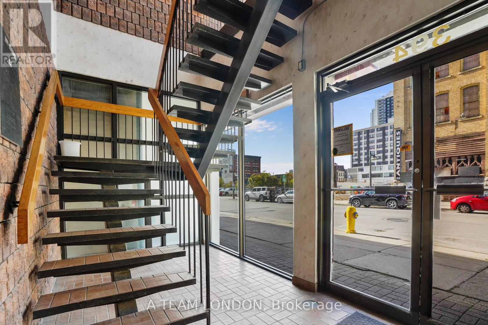 B - 394 Clarence Street, London East (East K), Ontario  N6A 3M6 - Photo 5 - X12486319