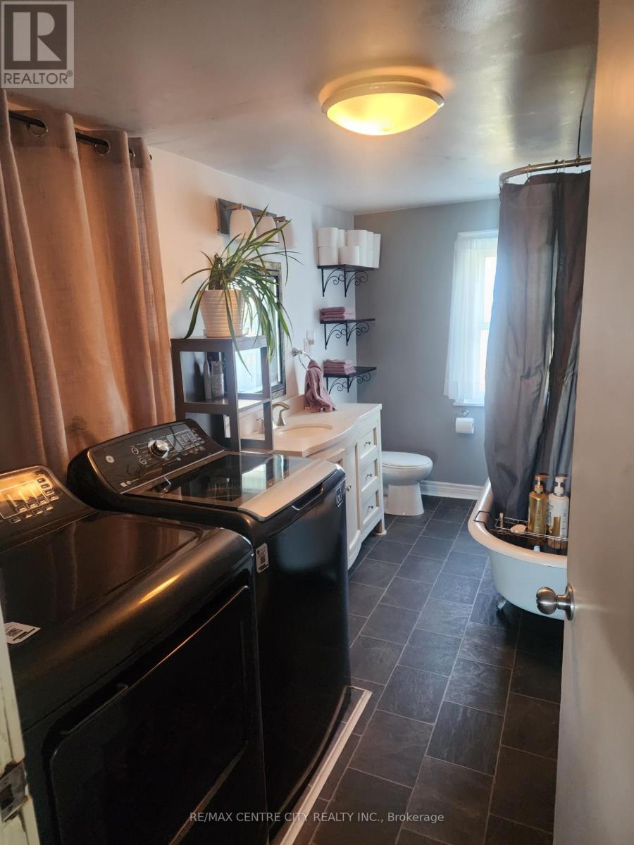 33168 Back Street, Dutton/dunwich, Ontario  N0L 1P0 - Photo 14 - X12486339