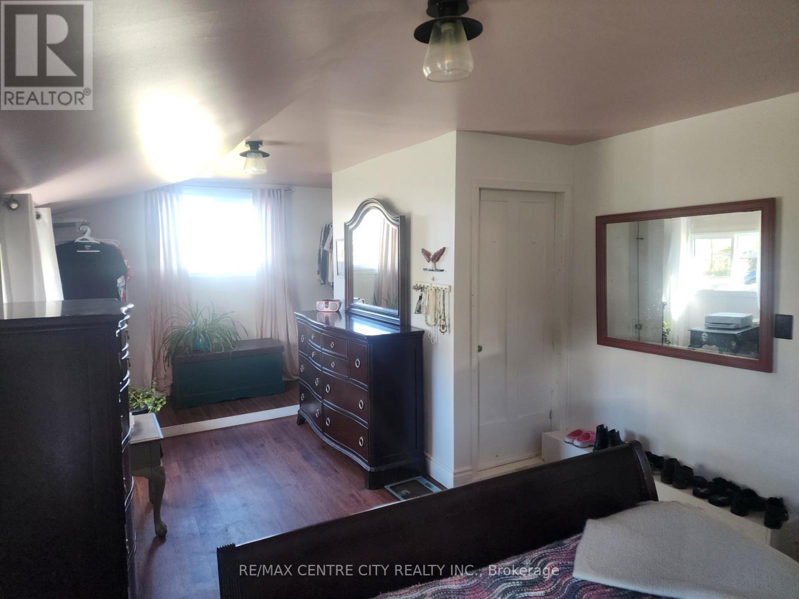 33168 Back Street, Dutton/dunwich, Ontario  N0L 1P0 - Photo 8 - X12486339