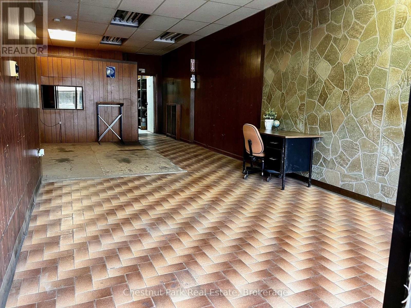 3280 Dundas Street W, Toronto, Ontario  M6P 2A4 - Photo 8 - W12485115