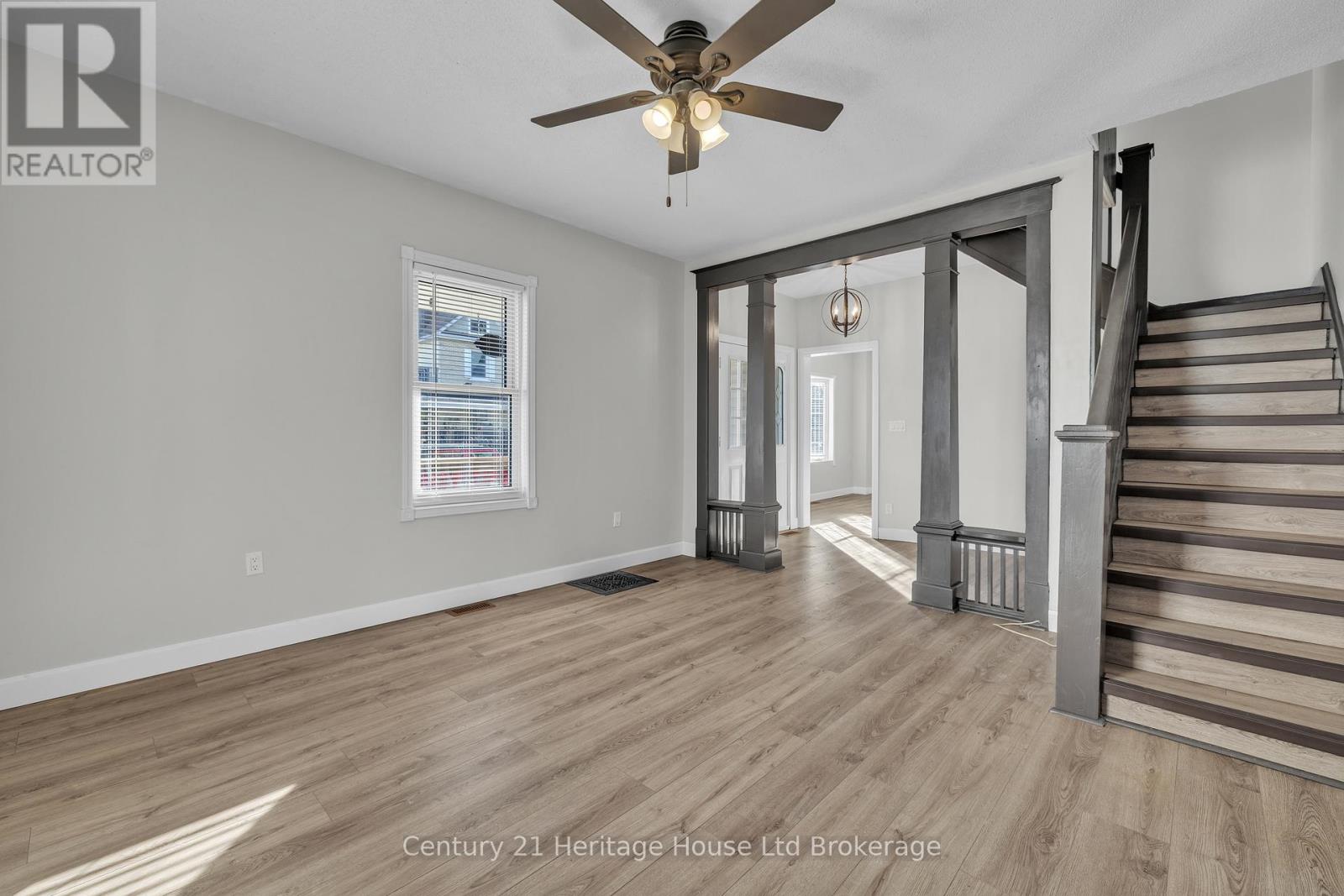 89 Scott Street, St. Thomas, Ontario  N5P 1L1 - Photo 3 - X12486335