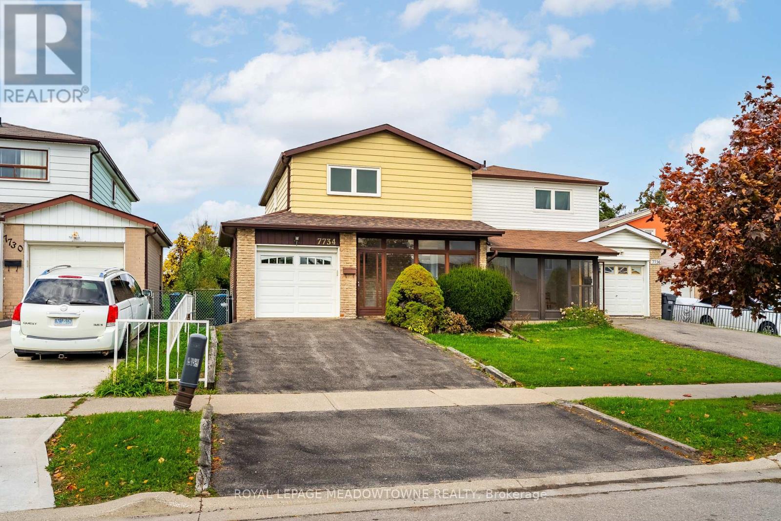 7734 Benavon Road, Mississauga, Ontario  L4T 3G3 - Photo 2 - W12486223