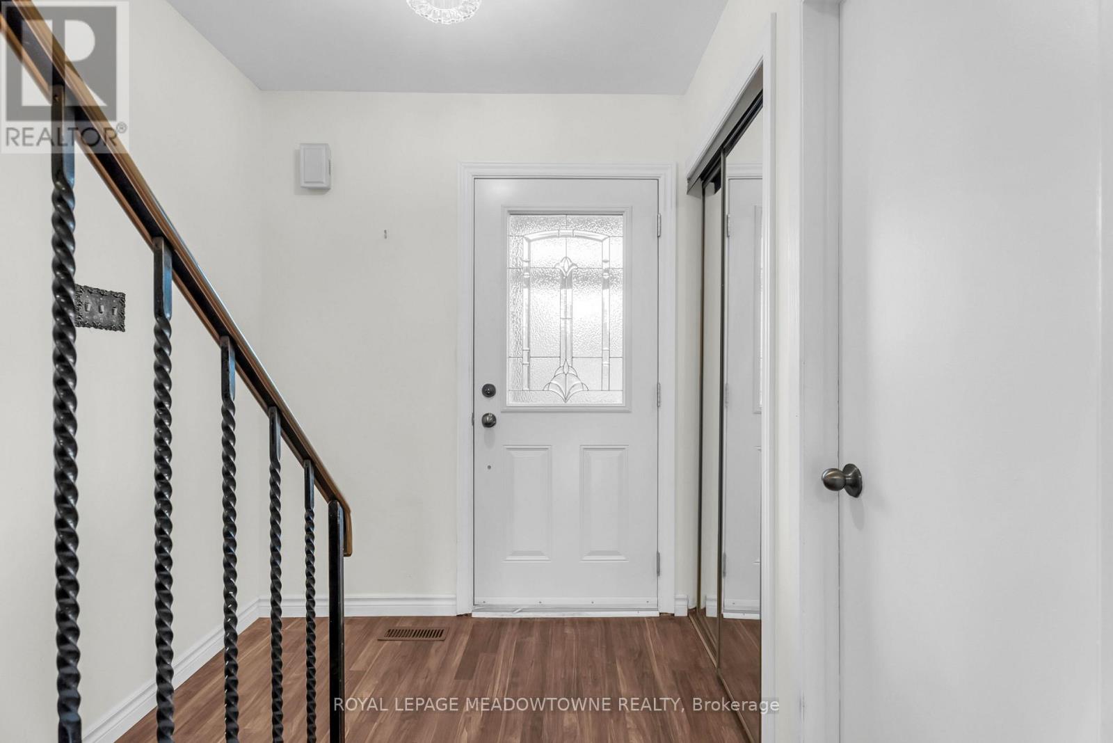 7734 Benavon Road, Mississauga, Ontario  L4T 3G3 - Photo 6 - W12486223