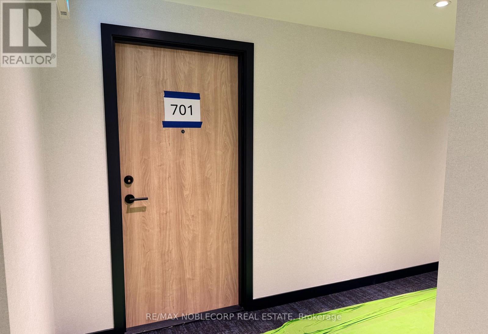 701 - 801 THE QUEENS WAY, Toronto, Ontario