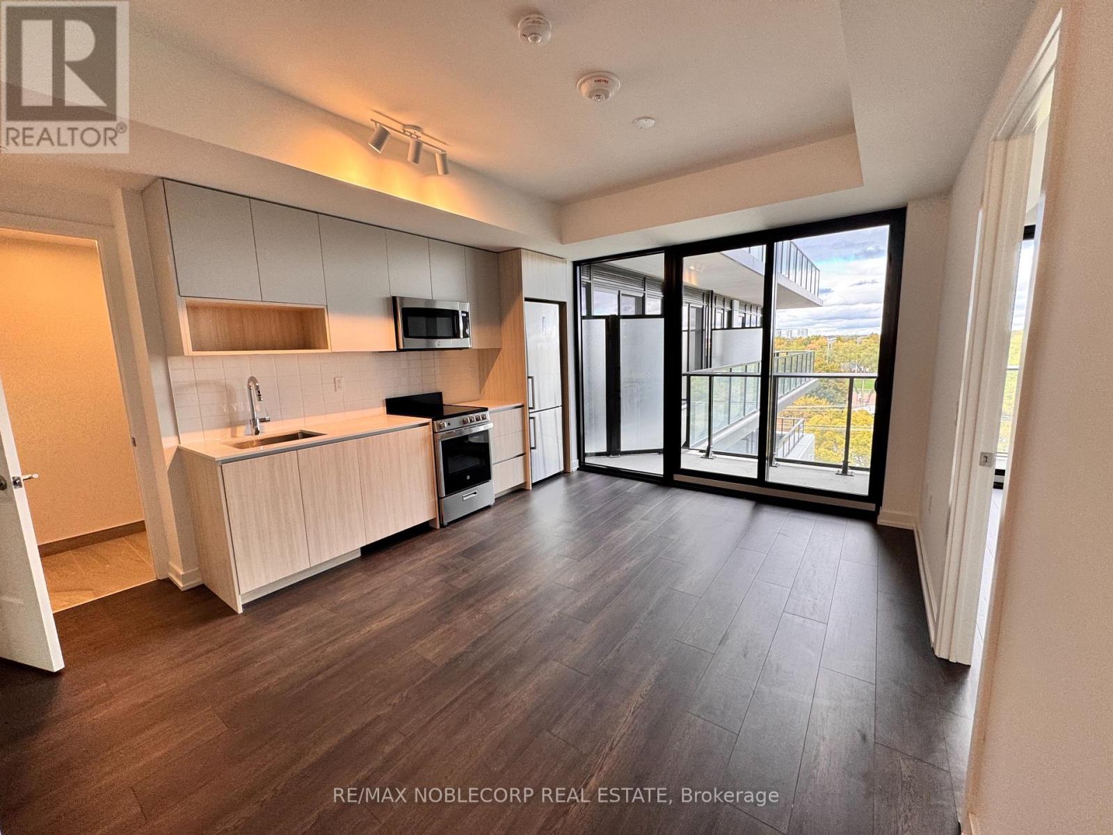 701 - 801 The Queens Way, Toronto, Ontario  M8Z 1N4 - Photo 5 - W12486236