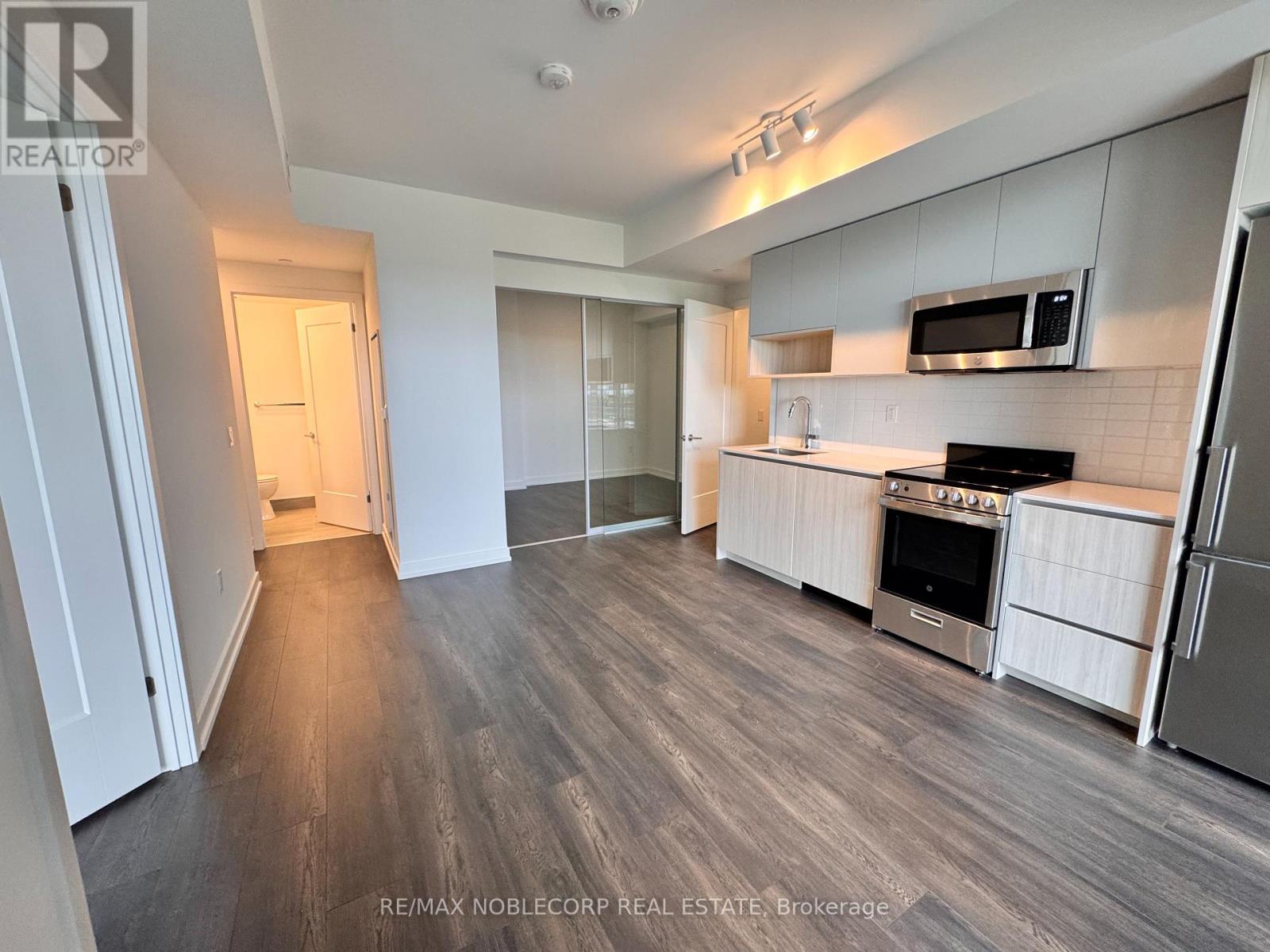 701 - 801 The Queens Way, Toronto, Ontario  M8Z 1N4 - Photo 9 - W12486236