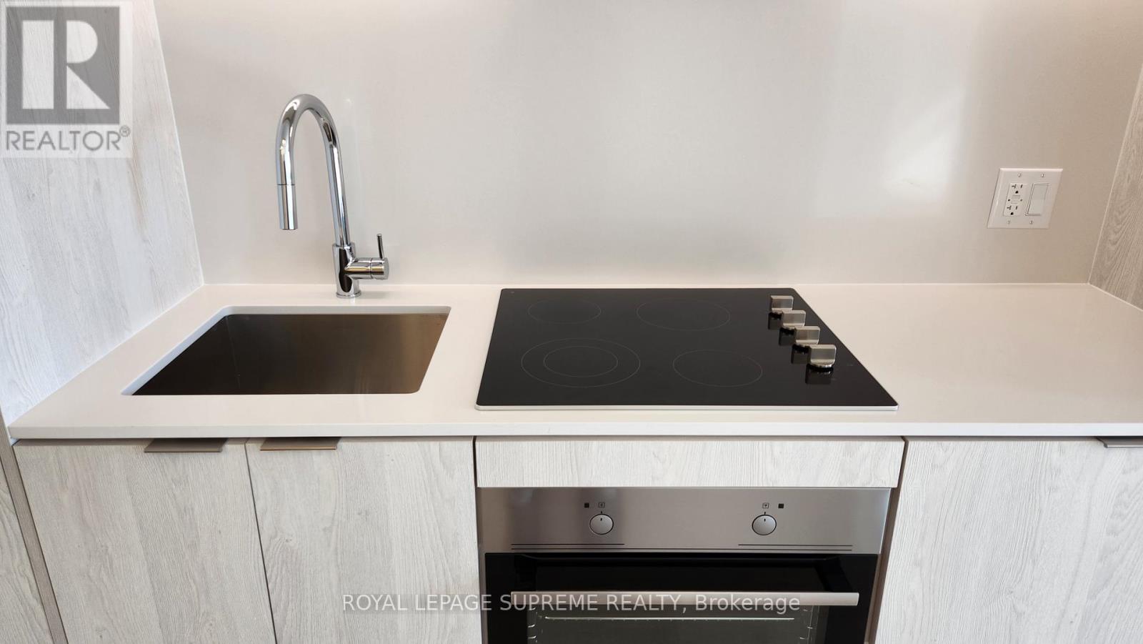 424 - 86 Dundas Street E, Mississauga, Ontario  L5A 0B1 - Photo 13 - W12486244