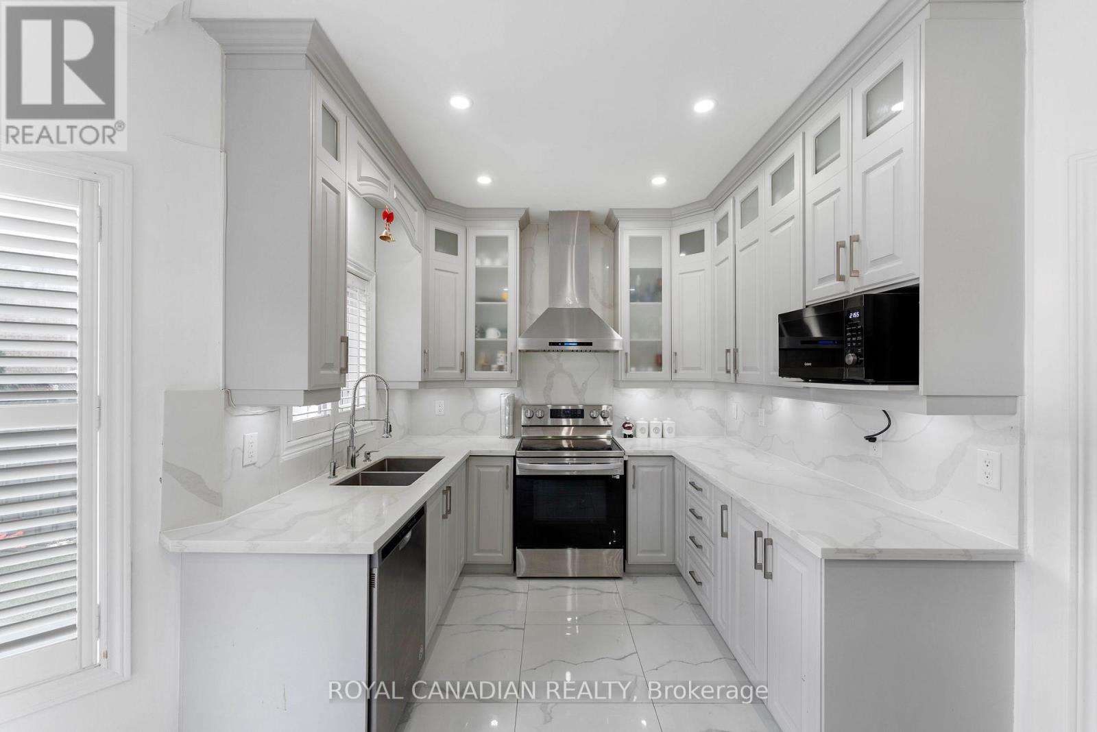 88 Olde Town Road, Brampton, Ontario  L6X 4X9 - Photo 15 - W12486245