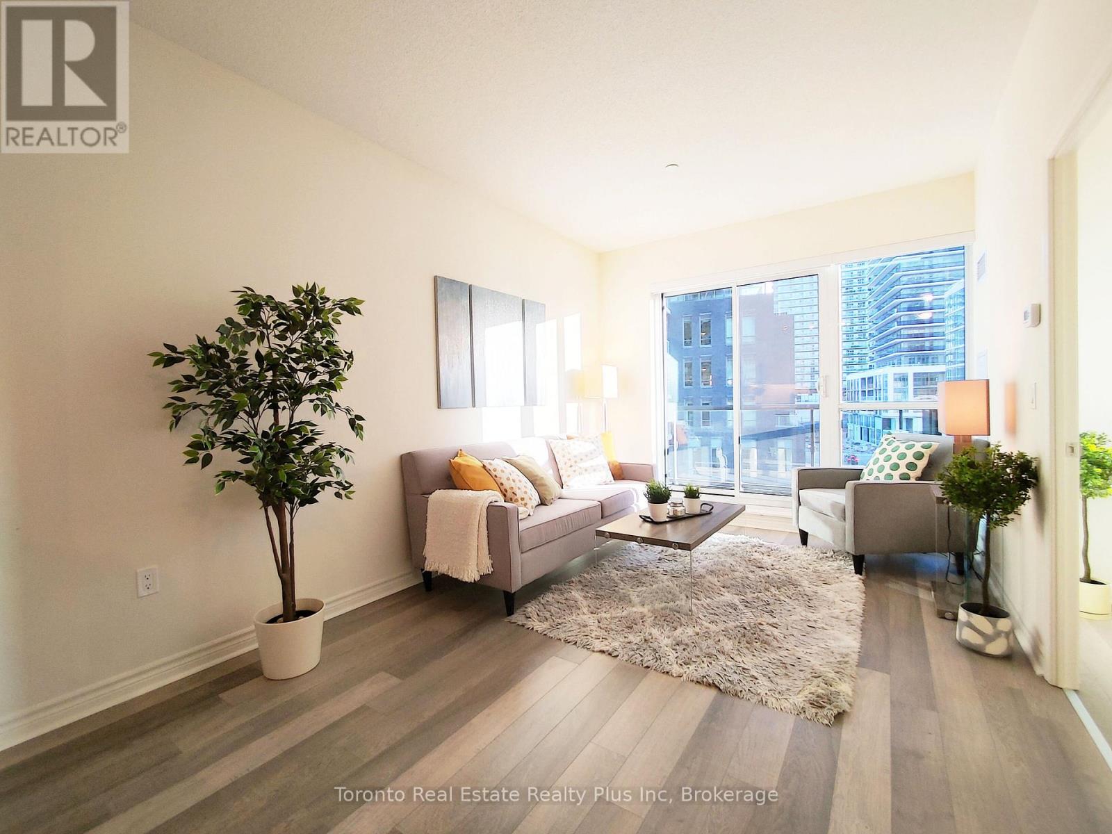 403 - 39 ANNIE CRAIG DRIVE, Toronto, Ontario