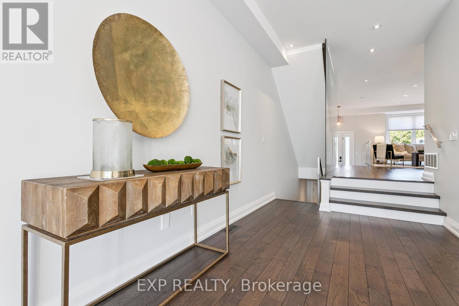 105 Twenty Second Street, Toronto, Ontario  M8V 3M5 - Photo 11 - W12486251