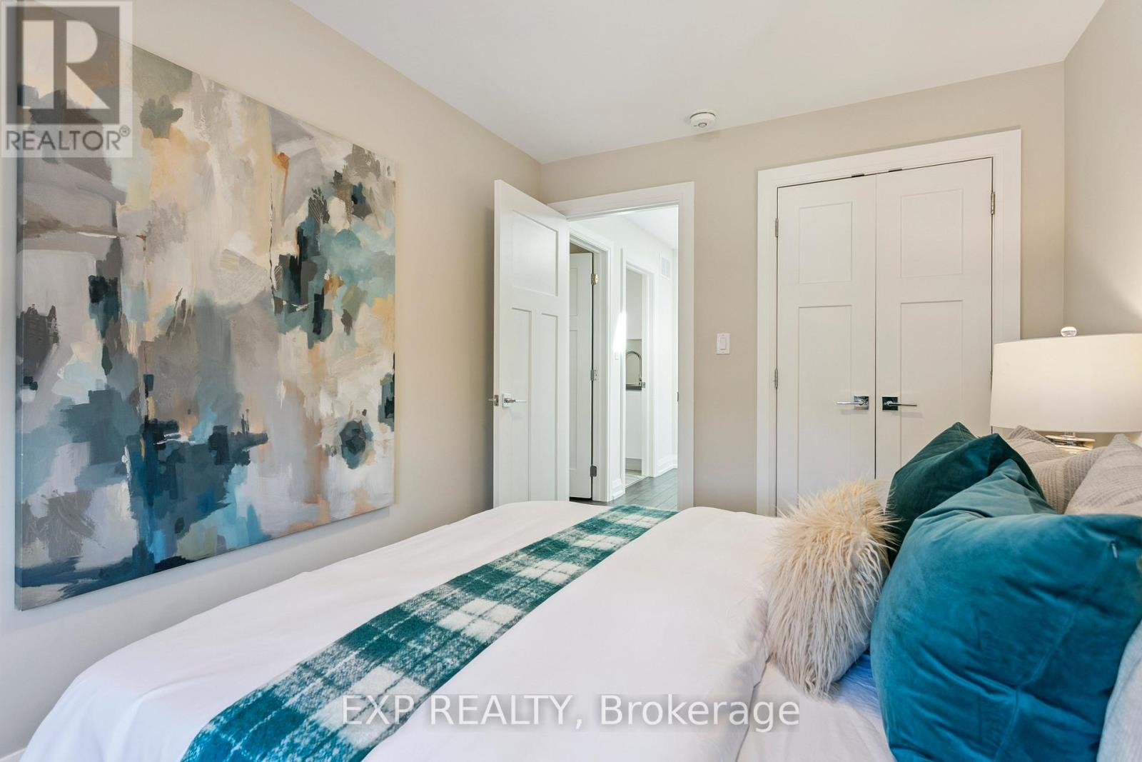 105 Twenty Second Street, Toronto, Ontario  M8V 3M5 - Photo 23 - W12486251