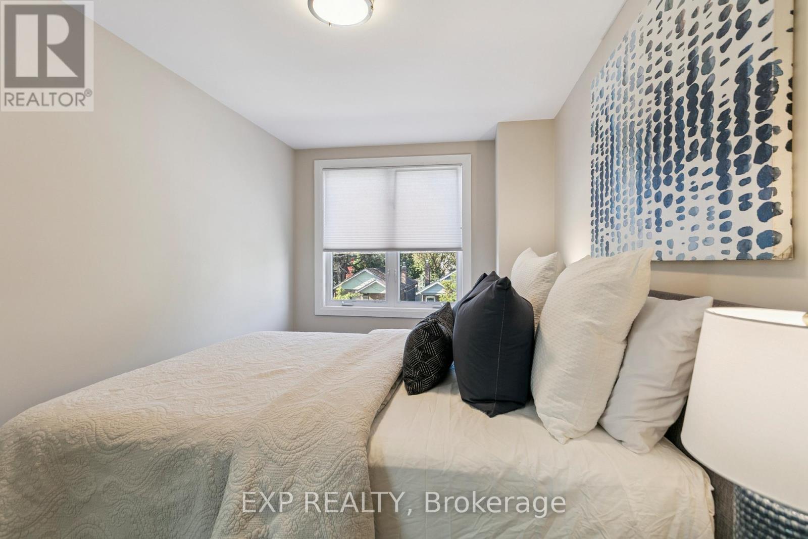 105 Twenty Second Street, Toronto, Ontario  M8V 3M5 - Photo 25 - W12486251