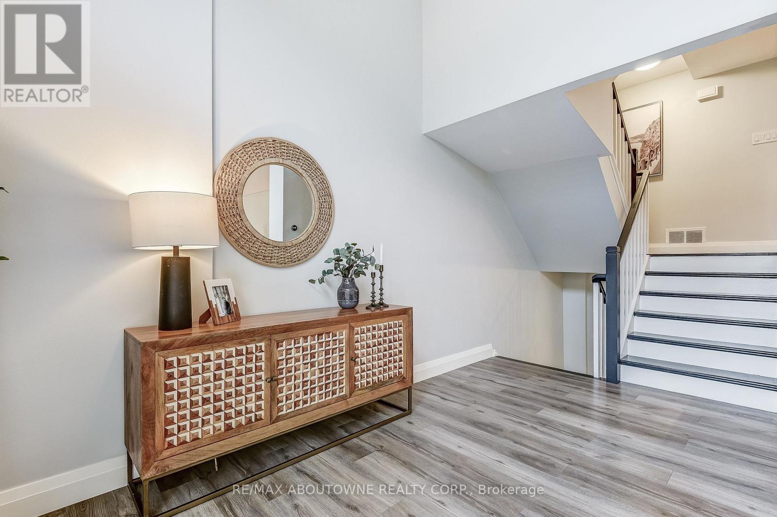 6 - 2 Bradbrook Road, Toronto, Ontario  M8Z 5V3 - Photo 12 - W12486261