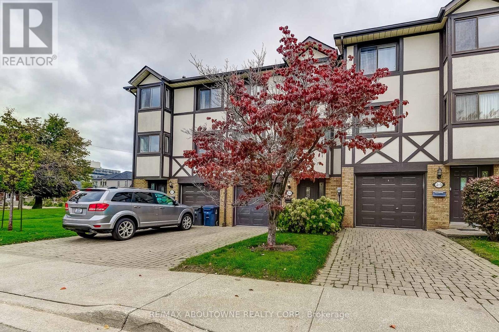 6 - 2 Bradbrook Road, Toronto, Ontario  M8Z 5V3 - Photo 2 - W12486261