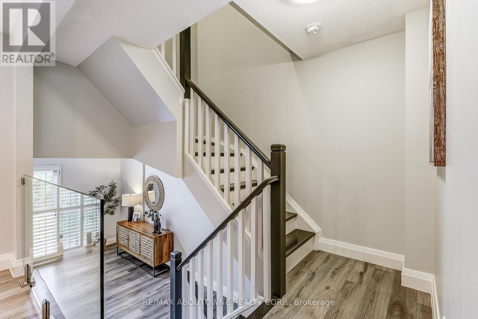 6 - 2 Bradbrook Road, Toronto, Ontario  M8Z 5V3 - Photo 31 - W12486261