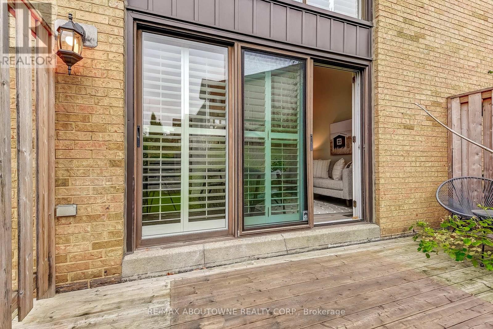 6 - 2 Bradbrook Road, Toronto, Ontario  M8Z 5V3 - Photo 46 - W12486261