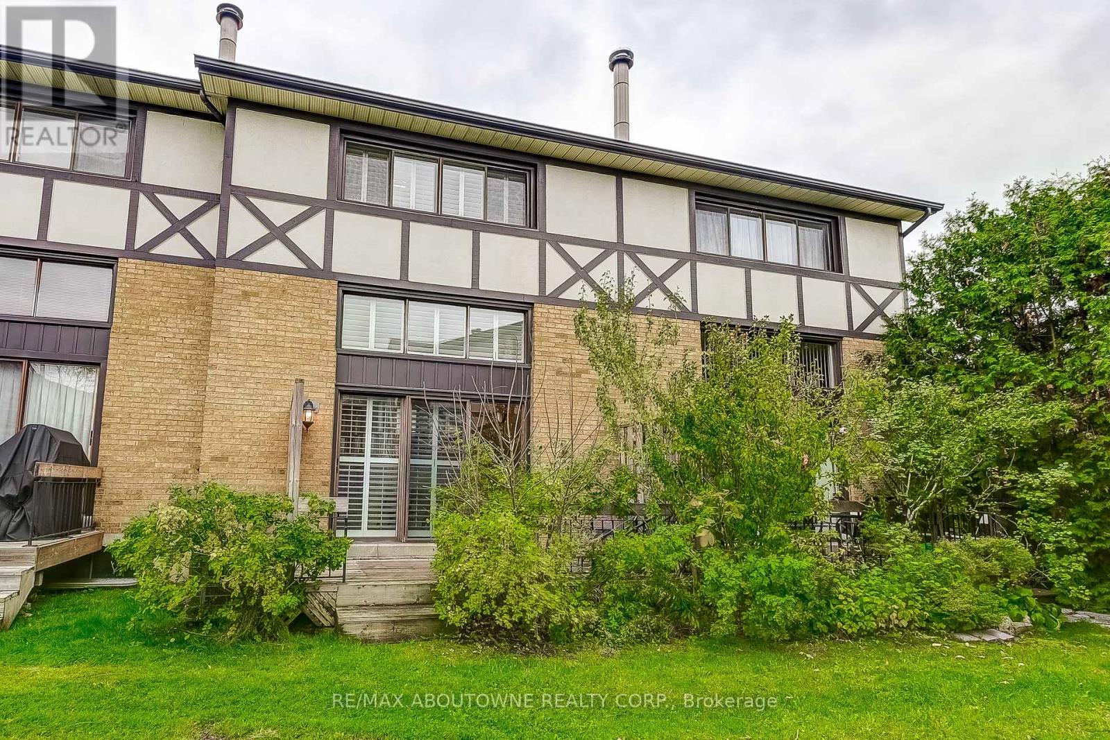 6 - 2 Bradbrook Road, Toronto, Ontario  M8Z 5V3 - Photo 50 - W12486261