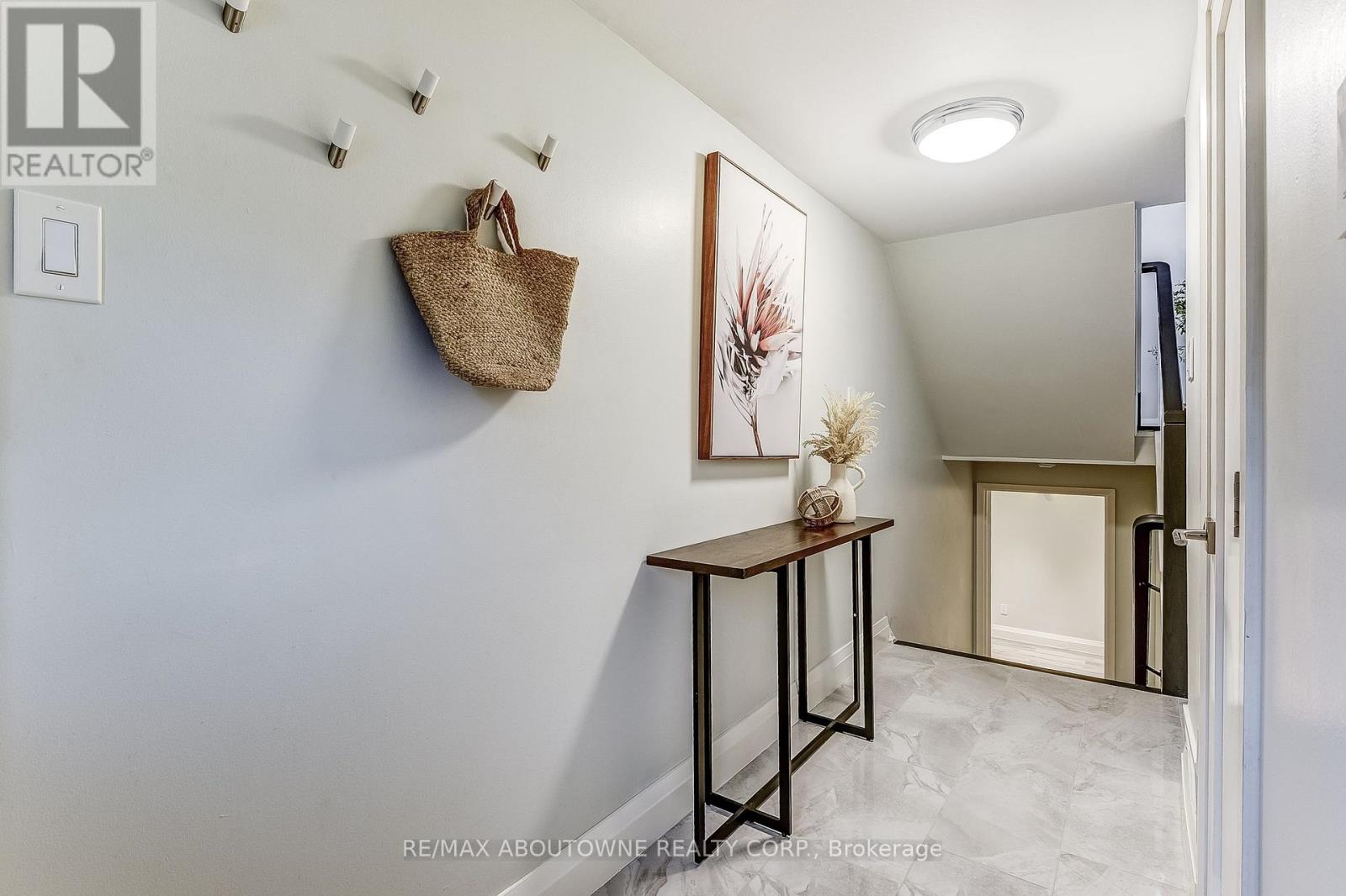 6 - 2 Bradbrook Road, Toronto, Ontario  M8Z 5V3 - Photo 7 - W12486261