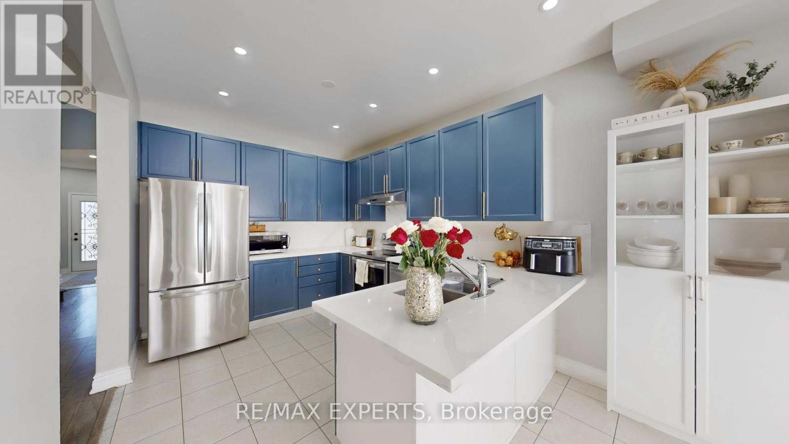 2 Personna Circle, Brampton, Ontario  L6X 0P2 - Photo 11 - W12486277