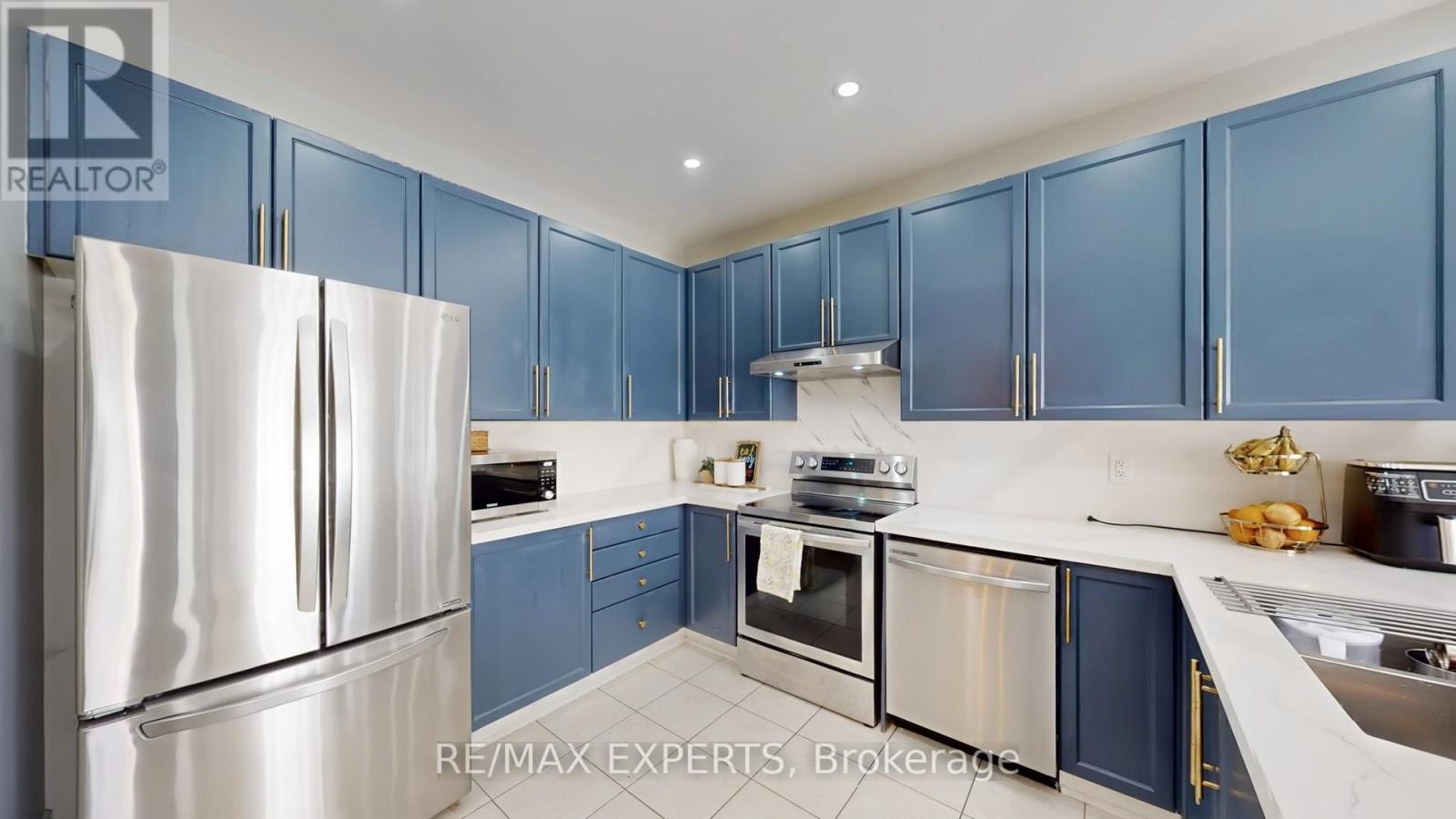 2 Personna Circle, Brampton, Ontario  L6X 0P2 - Photo 14 - W12486277