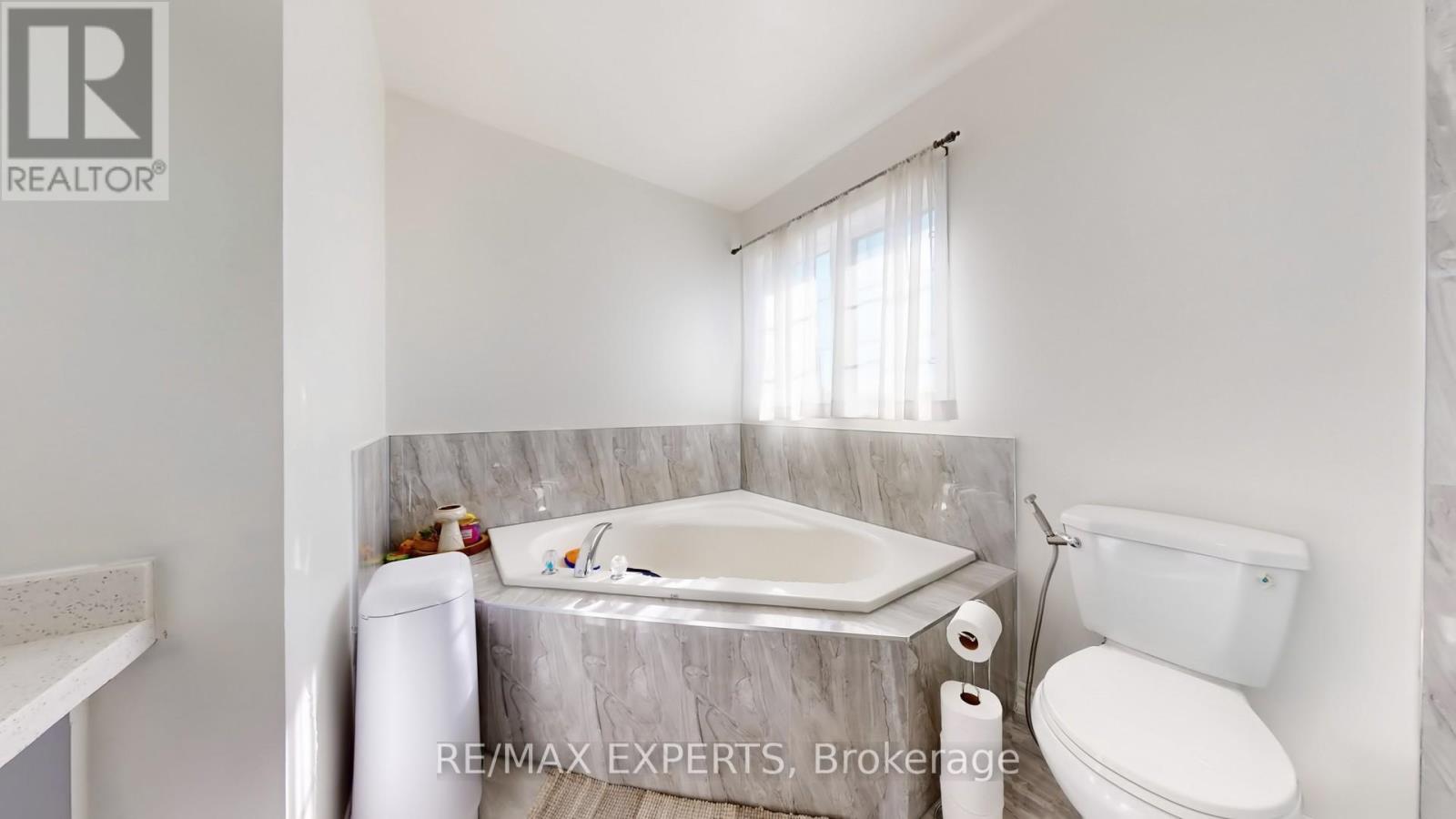 2 Personna Circle, Brampton, Ontario  L6X 0P2 - Photo 22 - W12486277