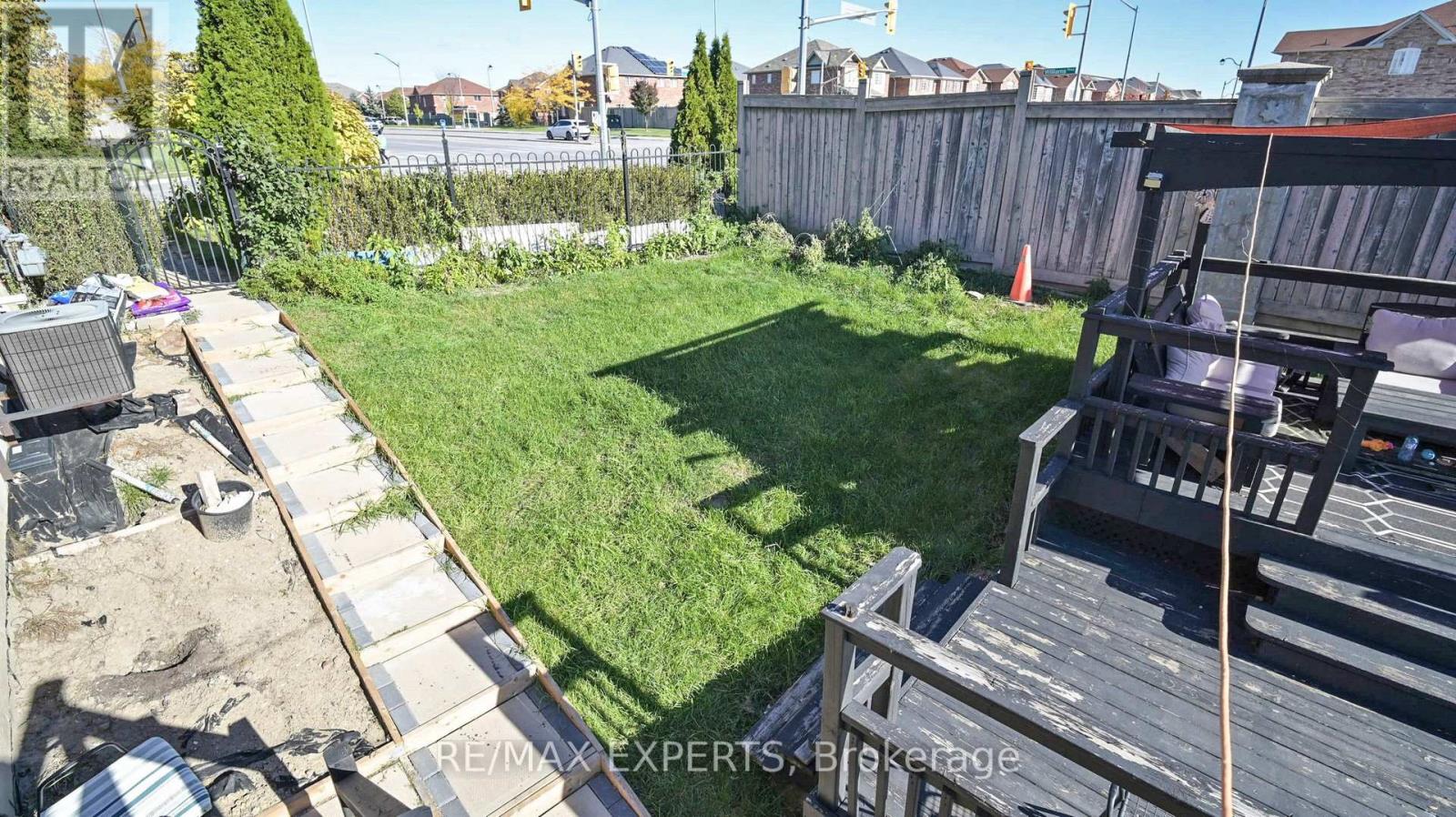 2 Personna Circle, Brampton, Ontario  L6X 0P2 - Photo 35 - W12486277