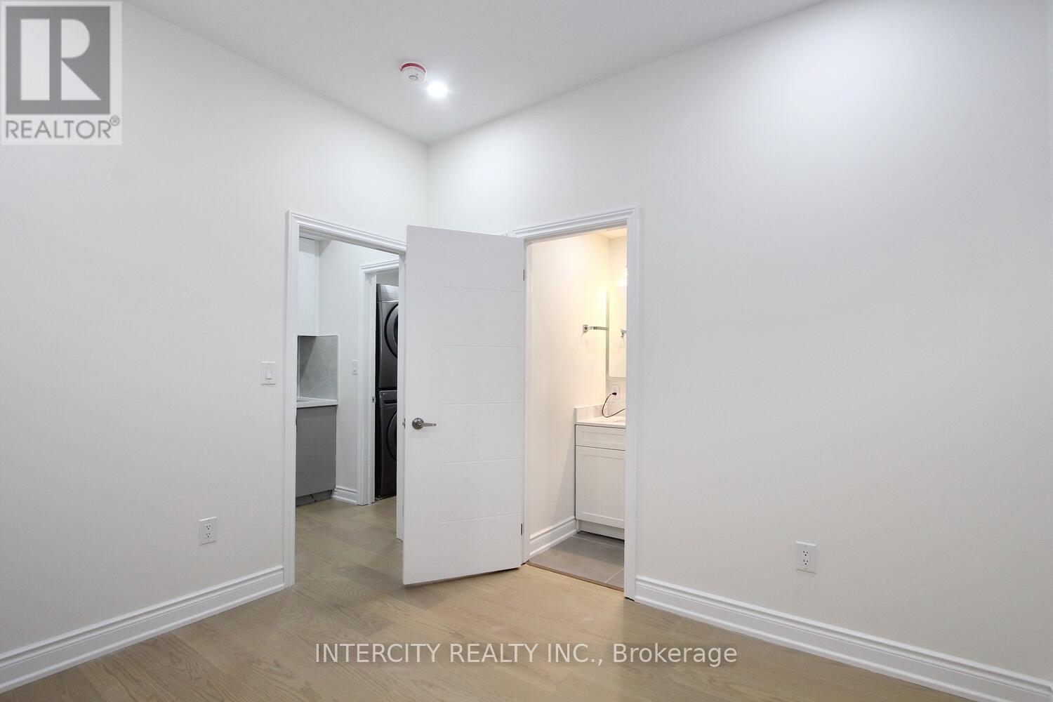 11 Desiree Place, Caledon, Ontario  L7E 4L2 - Photo 13 - W12486291