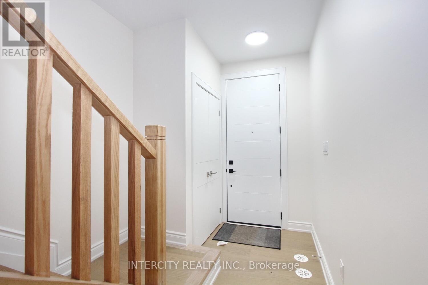 11 Desiree Place, Caledon, Ontario  L7E 4L2 - Photo 5 - W12486291