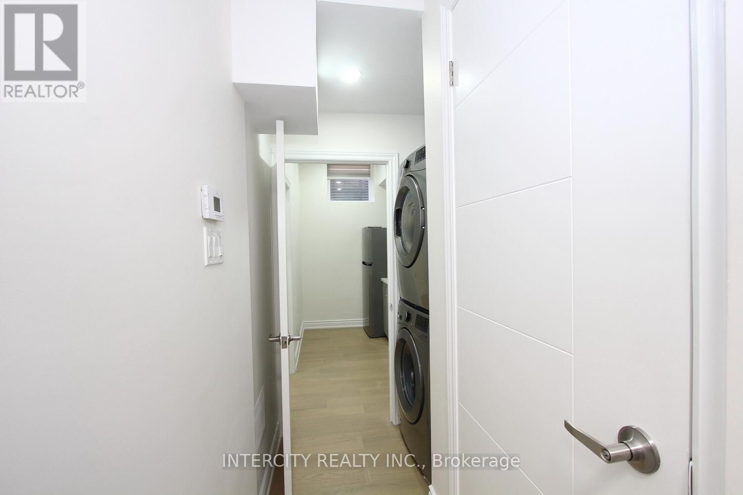 11 Desiree Place, Caledon, Ontario  L7E 4L2 - Photo 7 - W12486291